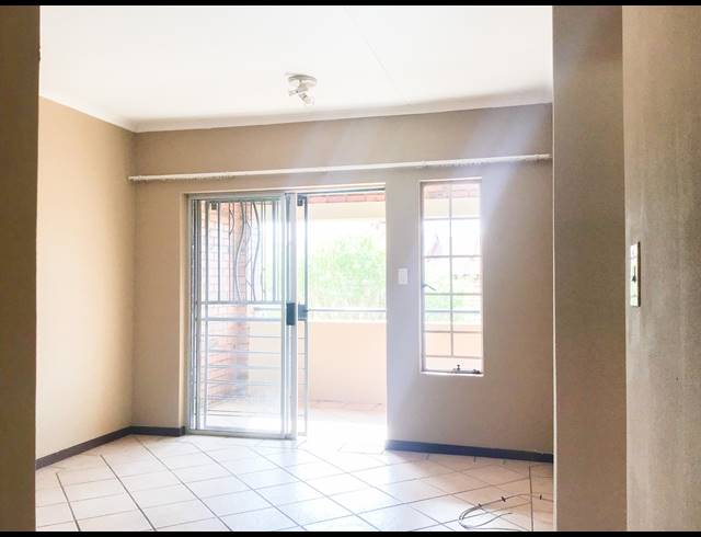 2 BEDROOM APARTMENT TO LET IN MOOIKLOOF RIDGE